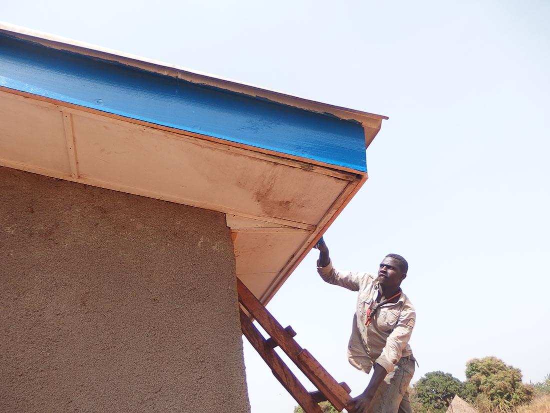 Peinture refaite au centre de santé de Mbalang Djalingo
