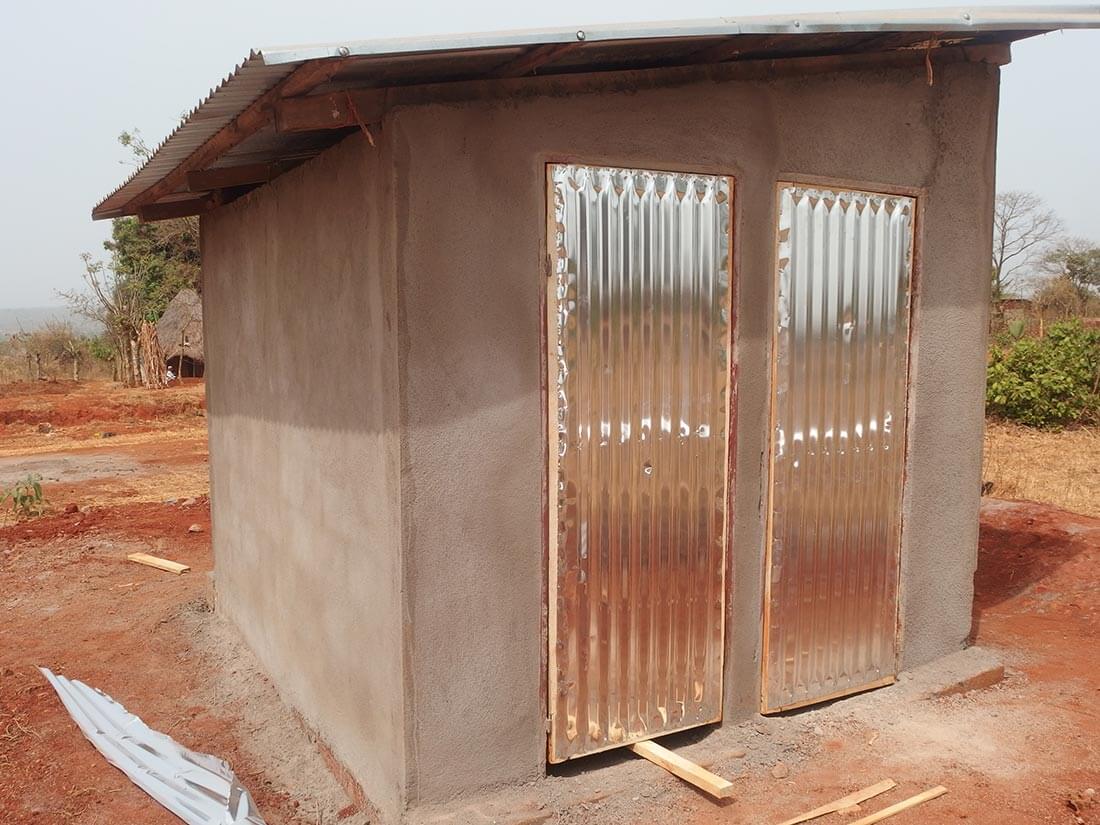 Construction de toilettes au centre de santé de Mbalang Djalingo