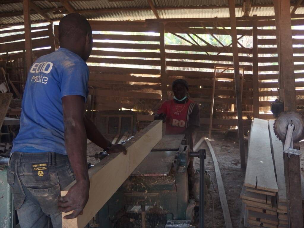 Travaux de menuiserie au centre de santé de Mbalang Djalingo
