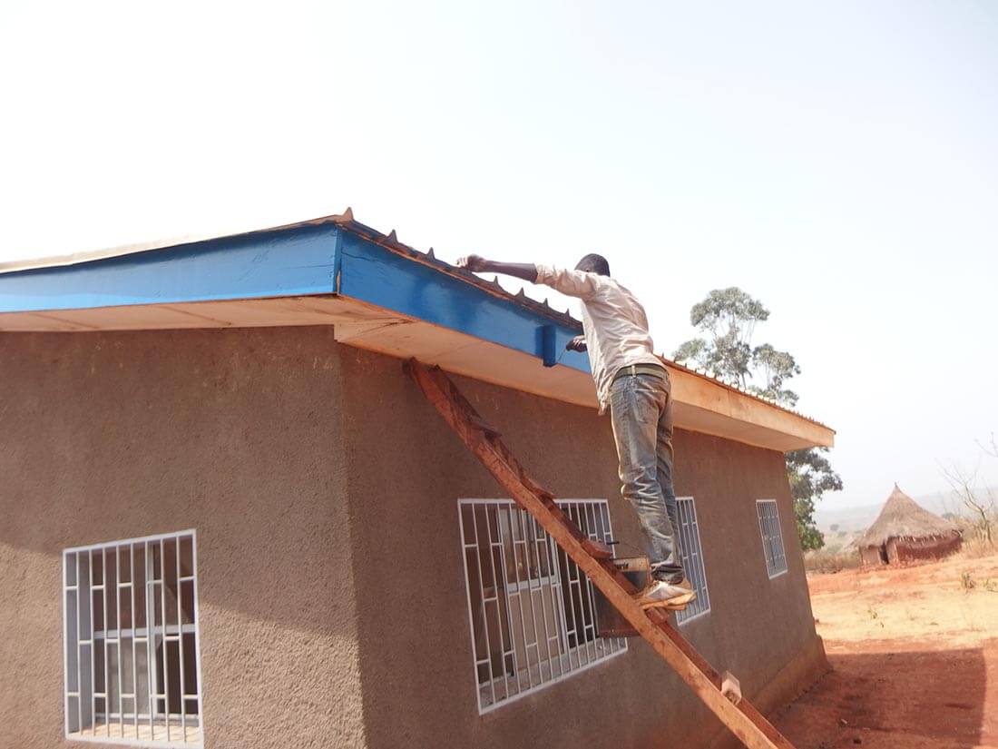 Peinture refaite au centre de santé de Mbalang Djalingo