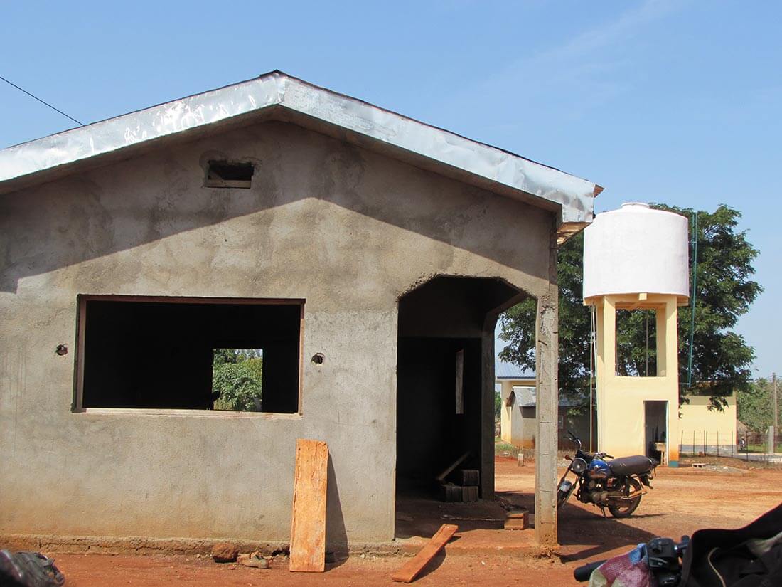 Finitions de la maternité à Mbalang Djalingo au Cameroun avec Triangle d'Afrique