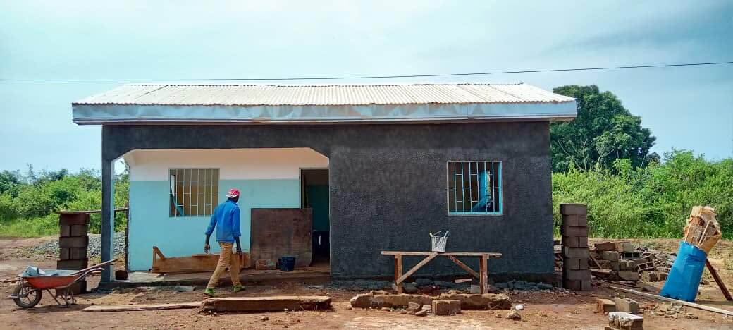 Finitions de la maternité à Mbalang Djalingo au Cameroun avec Triangle d'Afrique