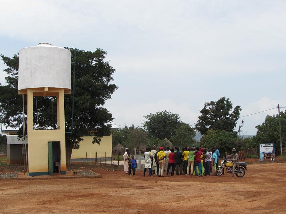 L'accès à l'eau grâce au château d'eau à Mbalang Djalingo au Cameroun - Un projet Triangle d'Afrique