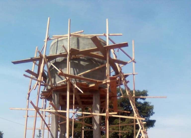 Création du coffrage pour la cuve du château d'eau à Mbalang Djalingo au Cameroun - Un projet Triangle d'Afrique