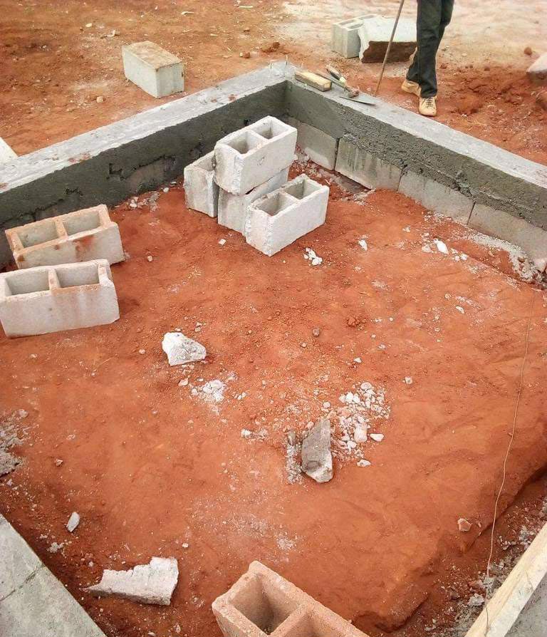 Fondations pour le château d'eau à Mbalang Djalingo au Cameroun - Un projet Triangle d'Afrique