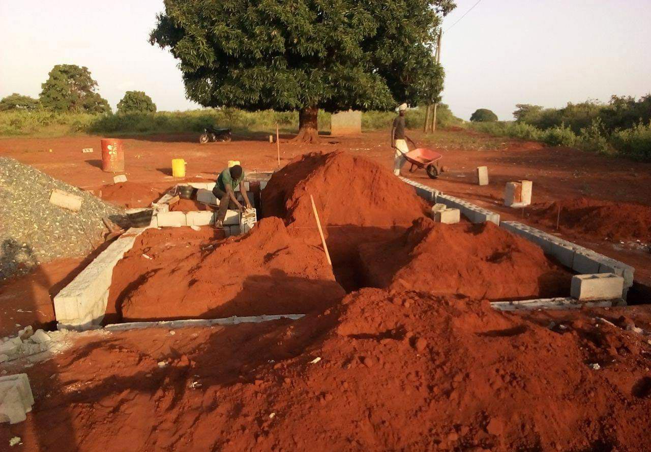 Fondations pour le local technique du château d'eau à Mbalang Djalingo au Cameroun - Un projet Triangle d'Afrique