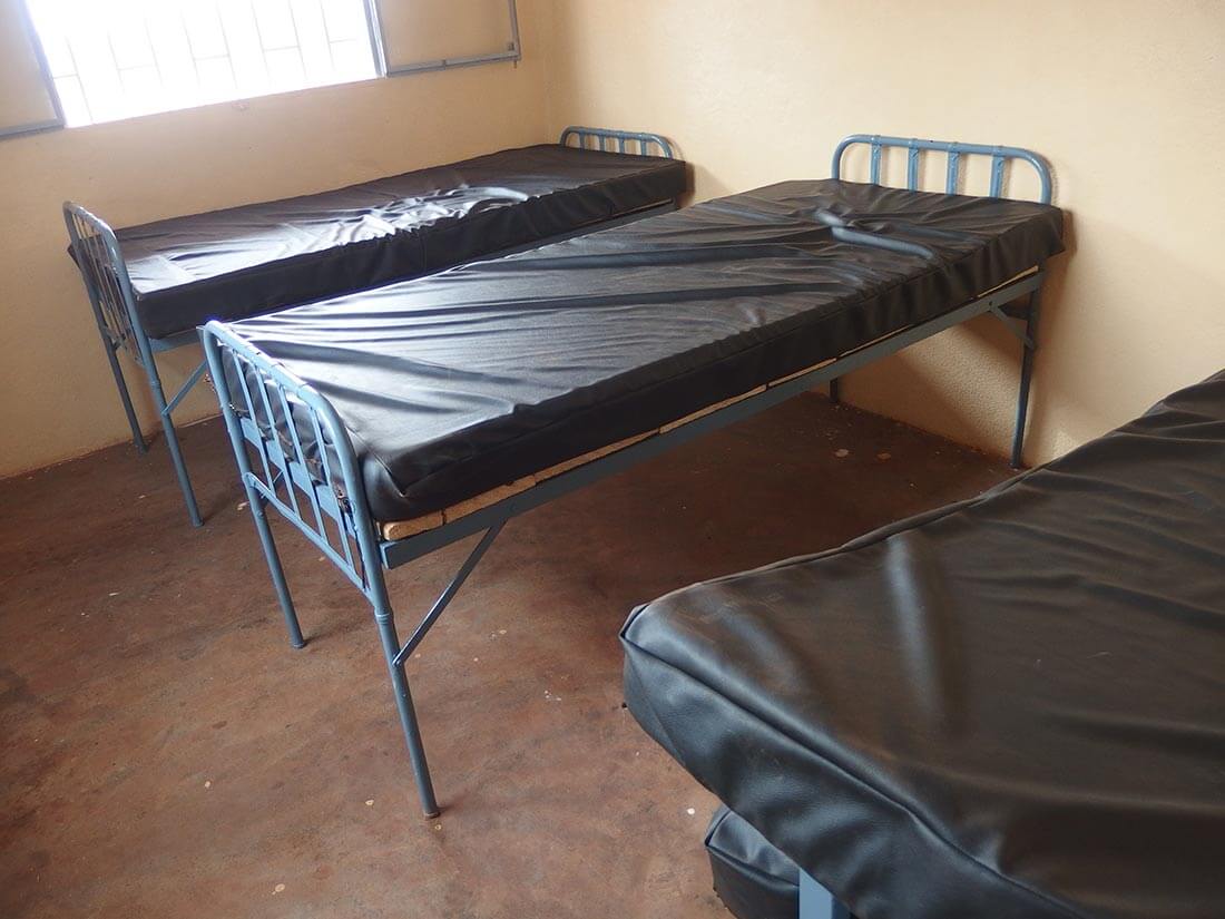 Mise en place des lits au centre de santé de Mbalang Djalingo